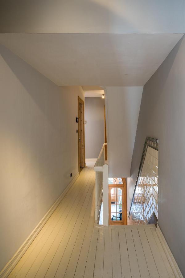 Azee Bed & Breakfast 4*
